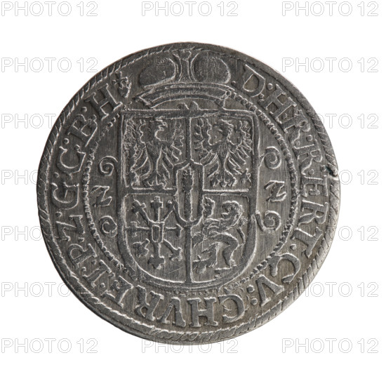 Obv. Bust facing right in a mitre, wide ruff, and armor girded with a sash. A sceptre in his right hand, the left resting on a sword hilt. The figure's head divides the inner border. In the rim between the borders is the inscription GEORG:WILHELM:V:G:G:M:Z:BRAND:. Rev. Below the ducal mitre is a five-field coat of arms with ornaments. On the sides of the shield are the date numerals ZZ. In the rim between the borders an inscription divided by a mitre and ending with a heart D:H:R:R:ERT:C:V:CHVRF:I:P:Z:G:C:B:H. 1622. Ducal Prussia (1525–1701), Königsberg. Coin; diameter 29.6 mm; weight 6.45 g; axis 0°.