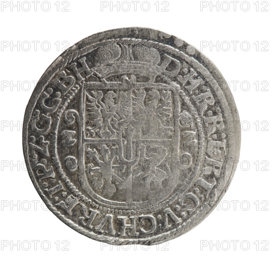 Obv. Bust facing right in mitre and electoral mantle. A sceptre in his right hand, the left resting on a sword hilt. The figure's head divides the inner border. On the rim between the borders is an inscription ending with a heart GEORG:WILHELM:V:G:G.MZBRAN. Rev. Below the ducal mitre, a five-field coat of arms with ornaments. On the sides of the shield are the date numerals ZZ. In the rim between the borders an inscription divided by a mitre D:H:R:R:ERT:C:V:CHVRF:I:P:Z:G:C:B:H. 1622. George William Hohenzollern (Elector of Brandenburg; Duke of Prussia; 1620–1640). Ducal Prussia (1525–1701), Königsberg. Coin; diameter 30.0 mm; weight 6.96 g; axis 0°.