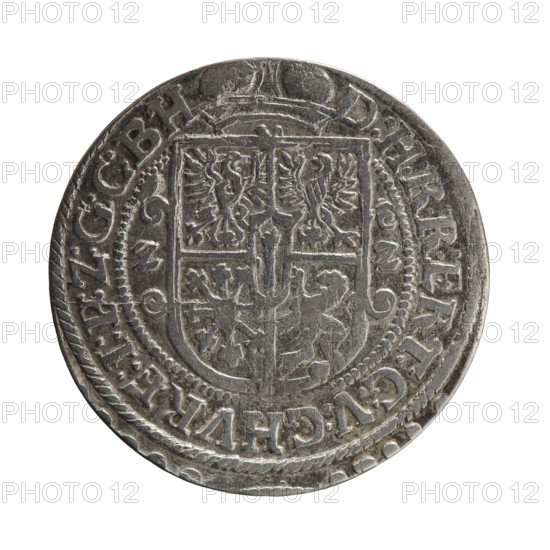Obv. Bust facing right in mitre and electoral mantle. A sceptre in his right hand, the left resting on a sword hilt. The figure's head divides the inner border. In the rim between the borders is the inscription GEORG:WILHELM:V:G:G:M:Z.BRAN. Rev. Below the ducal mitre is a five-field coat of arms with ornaments. On the sides of the shield are the date numerals ZZ. In the rim between the borders an inscription divided by a mitre D:H:R:R:ERT:C:V:CHVRF:I:P:Z:G:C:B:H. 1622. George William Hohenzollern (Elector of Brandenburg; Duke of Prussia; 1620–1640). Ducal Prussia (1525–1701), Königsberg. Coin: diameter 31.0 mm, weight 6.49 g, axis 0°.