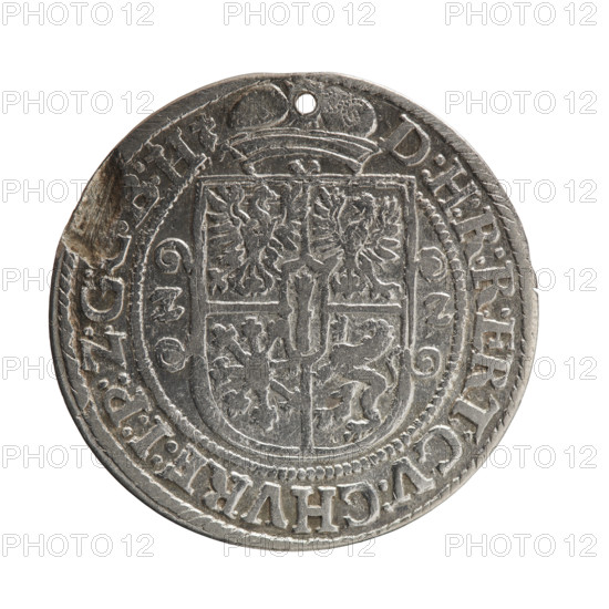 Obv. Bust facing right in mitre and electoral mantle. In the right hand a sceptre, the left resting on a sword hilt. The figure's head divides the inner border. In the rim between the borders is an inscription ending with a heart GEORG:WILHELM:V:G:G:M:Z:BRAN. Rev. Below the ducal mitre, a five-field coat of arms with ornaments. On the sides of the shield are the date numerals ZZ. In the rim between the borders an inscription divided by a mitre and ending with a heart D:H:R:R:ERT:C:V:CHVRF:I:P:Z:G:, :H, 1622. George William Hohenzollern (Elector of Brandenburg; Duke of Prussia; 1620–1640). Ducal Prussia (1525–1701). Coin; diameter 32.0 mm; weight 6.38 g; axis 0 deg.