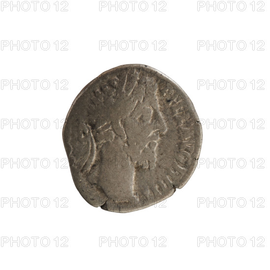 Denarius of Commodus (reigned 177–192). Obverse: Emperor's head right, laurel wreath; inscription P FEL A, BRIT. Pearl border. Reverse: P VIII COS V PP — Virtus standing left, holding Victoria in his right hand, spear and shield in his left. Roman Empire, AD 186–187. Coin; weight 2.57 g; axis 180°.