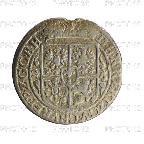 Obv. Bust facing right in mitre and electoral mantle. In the right hand a sceptre, the left resting on a sword hilt. The figure's head divides the inner border. On the rim between the borders is an inscription ending with a heart GEORG.WILH:DGMARCH.BRAND. Rev. Below the ducal mitre, a five-field coat of arms with ornaments. On the sides of the shield are the date numerals 2-5. In the rim between the borders an inscription divided by a mitre D.HRRERTZC.V.CHVRF.IPZGCBH. In the shield: eagle (Prussia), eagle (Brandenburg), bundle (Cleves), lion (Berg). 1625, Königsberg, Ducal Prussia (1525–1701). Coin: diameter 29.4 mm, weight 6.28 g, axis 0°. Maker: Pfahler, Ernest; subject: George William Hohenzollern (Elector of Brandenburg; Duke of Prussia; 1620–1640); iconography: coats of arms, male busts in armor.