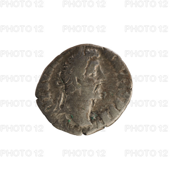 Denarius of Commodus (reigned 177–192 CE). Obverse: laureate bust of the emperor right; legend L AEL AVR MM AVG P FEL. Reverse: Pietas seated left, giving her right hand to a child standing before her, holding a scepter diagonally in her left; legend M TR P XVII IMP VII COS VII PP. Roman, 192 CE. Silver coin (denarius), weight 2.03 g, axis 180°.