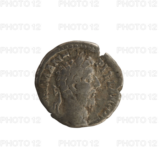 Denarius of Commodus (reigned 177–192). Obverse: laureate, right-facing bust of the emperor with legend 'MM ANT P FEL AVG.' Reverse: naked Jupiter standing left, holding a thunderbolt in his right hand and a scepter in his left, with legend 'OPTI, ME' and 'P P.' Pearled border. Date: 186–189. Roman Empire, Rome. Coin; silver; weight 2.48 g; axis 180°.