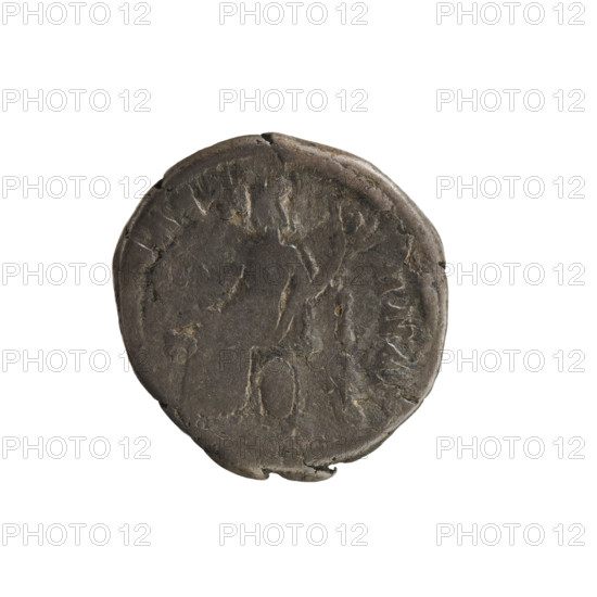 Denarius; issuer: Clodius Albinus (ca. 150–197; Roman emperor 193–197). Obverse: Head of Albinus right, pearled border, legend 'DC ALBIN CAES'. Reverse: Roma seated left on a shield, wearing a helmet, holding a palladium in her raised right hand and a scepter in her left, pearled border, legend 'ROMAET E RNAE'. Date: 193–195. Roman Empire (27 BC–476). Rome. Coin, weight 3.25 g, axis 180°. Icons/attributes: imperial busts, sceptre, palladium.