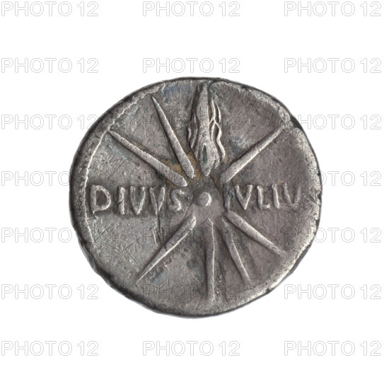 Denarius subaeratus, Octavian Augustus (63 BC–14 AD), ca. 19–18 BC. Obverse: CAESAR / AVGVSTVS — head of Augustus in a laurel wreath at right; pearl border. Reverse: DIVVS - IVLIV — comet with eight rays; pearl border. Roman silver coin (subaerate denarius), weight 2.66 g, axis 180°. Iconography: imperial busts, comet. Roman Empire (27 BC–476).