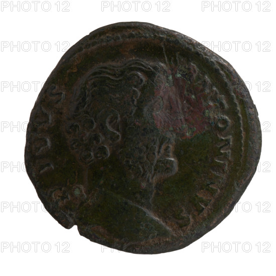 Sestertius, posthumous issues for Antoninus Pius (86–161; Roman emperor 138–161), Lucius Verus (130–169; Roman emperor 161–169) and Marcus Aurelius (121–180; Roman emperor 161–180) (issuers). Obverse: head of Antoninus Pius without a covering facing right, legend DIVVS NTONINVS all around. Reverse: Column with a statue of Antoninus Pius holding a scepter and an eagle, legend IVO PIO all around, in SC, after 161. Roman Empire, Rome; coin; diameter 31.0–31.5 mm, weight 25.60 g, axis 0°.