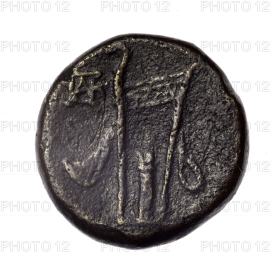 bronze coin, Pantikapaion; obverse: head of young Dionysus in an ivy wreath facing right; reverse: bow and arrows in a gorytos with straps, monogram on the left; iconography: bow in a quiver, head of Dionysus, gorytos, quivers, bows, weapons, armament; monograms; Dionysus (mythology); Black Sea, Cimmerian Bosporus, Pantikapaion; end of 2nd–ca. mid. 1st century BC (time of Mithridates VI Eupator, 120–63 BC); maker: Terlecki, Ignacy (1860–1916) [inscription/attribution]; coin; weight 16.98 g; diameter ~25.1–25.3 mm
