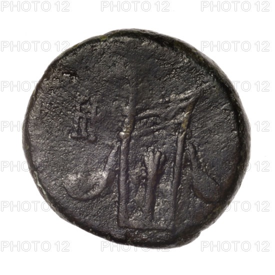 bronze coin, Pantikapaion; obverse: head of young Dionysus in an ivy wreath facing right; reverse: bow and arrows in gorytos with straps, monogram on the left; iconography: bow in quiver, head of Dionysus, quivers, gorytos, bows, weapons, armament; monograms; Dionysus (mythology); Black Sea region; Cimmerian Bosporus, Pantikapaion; Terlecki, Ignacy (1860-1916) mentioned; coin; end of 2nd–ca. mid. 1st century BC (time of Mithridates VI Eupator, 120–63 BC); weight 15.72 g; axis 30°; dimensions 25.7–26 mm.