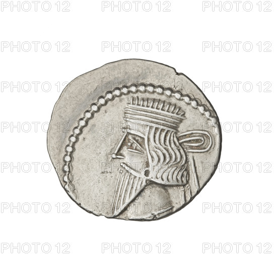 drachma, Vologases I (51–79). Obv.: bust of Vologases I left, wearing a diadem, with a long beard in a decorative robe. Rev.: Arsakes sitting on a throne, turned right, holding a bow in his hands, monogram below the bow. Arsakes I (King of Parthians; ca. 247–217 BC) — iconography; busts; diadems; Parthian Kingdom; bows (armed); Iran; Ecbatana. Coin, diameter 20.5 × 22.0 mm, weight 3.72 g.