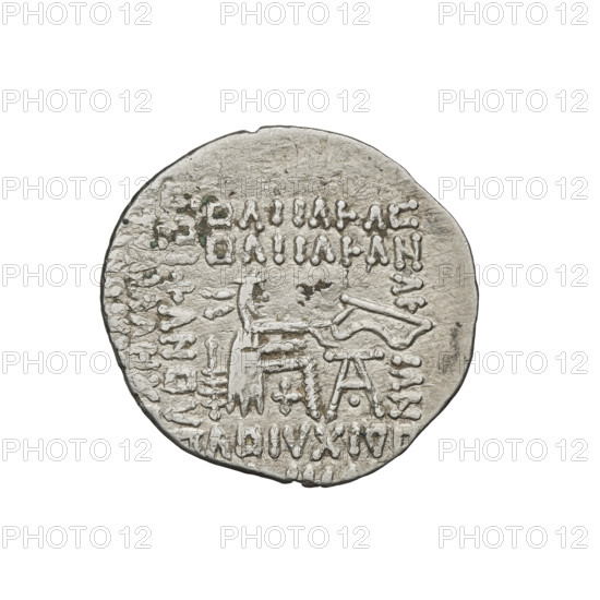 drachma, Vologases I (51–79). Obv.: bust of Vologases I left, wearing a diadem, with a long beard in a decorative robe. Rev.: Arsakes sitting on a throne, turned right, holding a bow in his hands, monogram below the bow. Arsakes I (King of Parthians; ca. 247–217 BC) — iconography, busts, diadems, Parthian Kingdom, bows (armed), Iran, Ecbatana. Coin, Parthia, 51–79. Diameter 20.5 × 22.0 mm, weight 3.72 g.