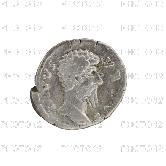 Denarius, Lucius Verus (130–169; Roman emperor 161–169), posthumous; issuer Marcus Aurelius (121–180; Roman emperor 161–180). Obverse: Head of Lucius Verus bare, right; inscription D VVS - VERVS around. Reverse: Eagle standing right, head turned left; inscription CO SECRATIO around. After 169. Roman Empire (27 BC–476), Rome. Coin; diameter 17.0–18.0 mm, weight 3.18 g, axis 180°.
