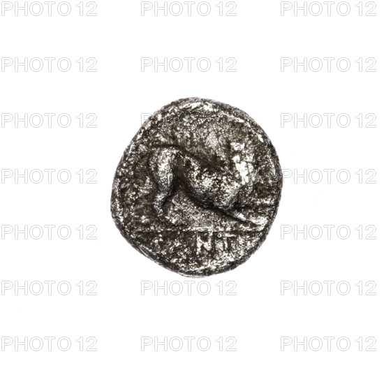 Triobol, Pantikapaion; obverse: head of beardless Satyr in ivy wreath facing right; reverse (inverted): lion prostrate to the ground facing right with head turned back, with cut-off inscription. Satyr (mythology), animals. 340–330 BC, Cimmerian Bosporus (Pantikapaion). Coin; weight 2.15 g; axes 330°; dimensions 13.5 mm × 12.9 mm. Made/described by Ignacy Terlecki (1860–1916).