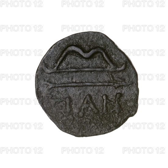 bronze coin, Pantikapaion, head of beardless Satyr in an ivy wreath to the left; reverse: bow and arrow to the right, inscription below; iconography: Satyr (mythology), bows, arrows, weapons; 1st half 3rd century BC, Cimmerian Bosporus, Pantikapaion; coin; weight 4.58 g; axis 90 degrees; dimensions 19.7 × 19.5 mm; maker: Terlecki, Ignacy (1860–1916)