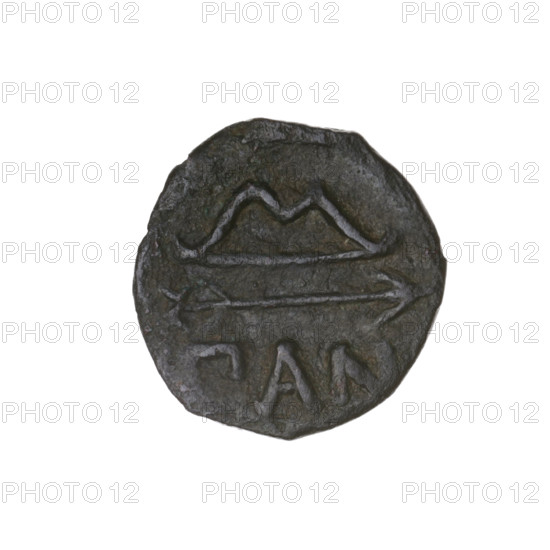 bronze coin, Pantikapaion; obverse: head of beardless Satyr in an ivy wreath to the left; reverse: bow and arrow to the right, inscription below; 1st half 3rd century BC; Cimmerian Bosporus, Pantikapaion; iconography: bow and arrow, head of Satyr; weight 4.25 g; axis 330°; dimensions 17.7 × 17.2 mm