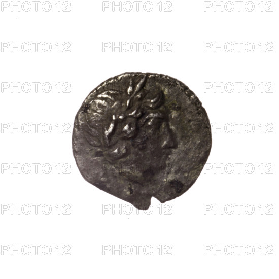 Diobol, Pantikapaion; obverse: head of Apollo right; reverse: lyre, inscription in two columns on the sides; subject: Apollo (mythology), musical instruments (lyre); material: coin; weight 0.90 g; diameter 12.9–13.1 mm; date: 1st half of the 2nd — ca. mid-2nd century BC; region: Cimmerian Bosporus, Pantikapaion.