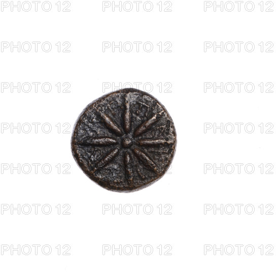 Bronze coin, Pantikapaion; obverse: tripod with cauldron, handles and lid; reverse: eight-pointed star with letters between the arms. Iconography: tripod, eight-pointed star. Date: end of 2nd–beginning of 1st century BC. Region: Cimmerian Bosporus, Pantikapaion. Weight: 3.10 g. Axis: 30°. Dimensions: 13.9 × 14.4 mm.