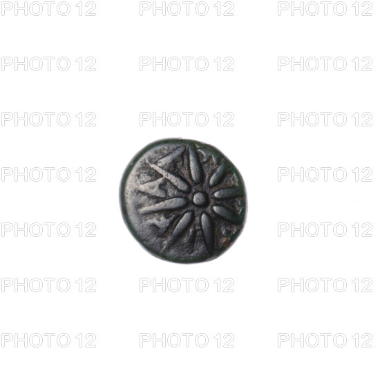 Bronze coin, Pantikapaion; obverse: tripod with cauldron, handles and lid; reverse: eight-pointed star with letters between the arms; eight-pointed star (iconographic); date: end of 2nd–beginning of 1st century BC; region: Cimmerian Bosporus, Pantikapaion; weight 2.32 g; axis 180°; dimensions 13.1 × 12.7 mm; maker/attribution: Pantikapaion.