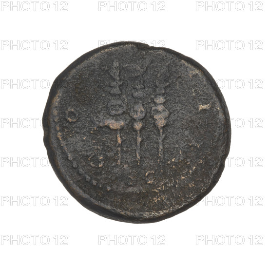 Quarter, Hadrian (76–138; Roman emperor 117–138), laurel wreaths, banners, busts, eagles. Obv.: bust of Hadrian right in a laurel wreath; rim inscription: HADRIANVS AVGVST. Rev.: three banners placed directly opposite, on top of the central one an eagle; rim inscription: C, II. In the episode: SC. Date: 119–138. Roman Empire (27 BC–476), Rome. Coin, weight 5.49 g.