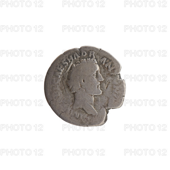 Denarius; Antoninus Pius (86–161; Roman emperor 138–161), issuer. Obverse: Head of Antoninus Pius bare, facing right, inscription IMP AEL CAES HADR — ANTONI around. Reverse: Minerva standing left; in her outstretched right hand she holds Victoria, in her lowered left hand a spear with the head pointing upward and a shield resting on the ground; inscription AVG PIVS P, S DES II around. Attributes: Minerva, Victoria, shields, spears. Date: 138. Place: Rome, Roman Empire. Medium: coin. Diameter: 18.0 mm. Weight: 2.48 g. Axis: 180°.
