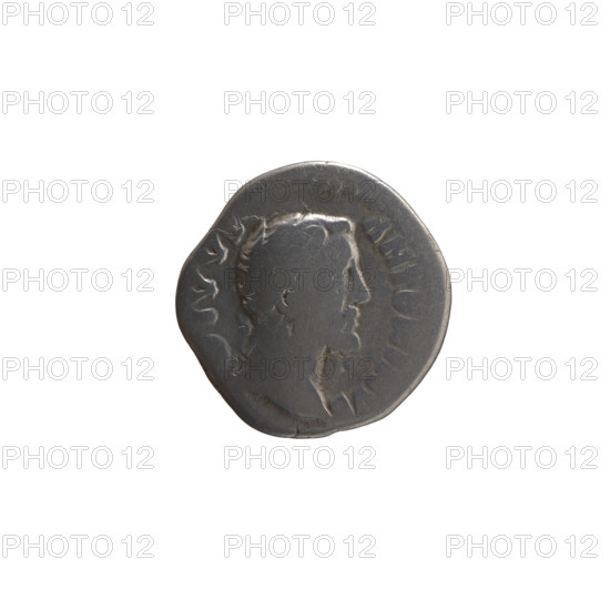Denarius, posthumous issue after Antoninus Pius (86–161) showing Lucius Verus (130–169) and Marcus Aurelius (121–180) as issuers. Obverse: head of Antoninus Pius bare, facing right, inscription IVVS · ANTONINVS around. Reverse: rectangular altar with two doors and a finial in the form of horned protome, inscription D · O all around. After 161 CE, Roman Empire; Rome. Coin: diameter 17.5–18.0 mm, weight 2.68 g, axis 195°.