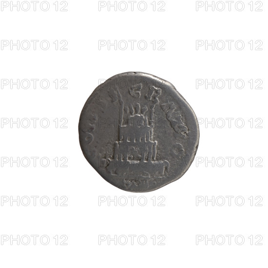 Denarius of Lucius Verus (issuer) and Marcus Aurelius (issuer), posthumous depiction of Antoninus Pius (86–161; Roman emperor 138–161). Obverse: Head of Antoninus Pius, bare, facing right, legend DIVVS ANTONINVS around. Reverse: Funeral pyre with four tiers, decorated with garlands and statues, with a quadriga on top; legend CO•ECR•TIO around. After 161, Rome, Roman Empire. Silver coin; diameter 18.0 mm, weight 2.89 g, axis 180°.