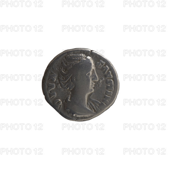 Denarius, posthumous issue for Faustina the Elder (98–141; Roman empress 138–141). Obverse: Bust of Faustina I in drapery facing right, inscription DIVA · FAVSTINA; Reverse: Providentia standing left, holding a globe in her outstretched right hand and a windblown veil, inscription AETER · NITAS (AETER NITAS) [after 141]. Issuer: Antoninus Pius (86–161; Roman emperor 138–161). Roman Empire, Rome. Coin; diameter 18.0 mm; weight 2.96 g; axis 165°.