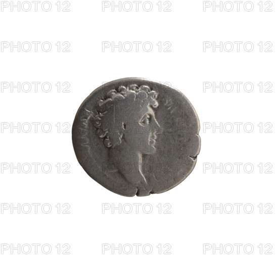 Denarius, Marcus Aurelius (121–180; Roman emperor 161–180), (caesar 139–161); issuer: Antoninus Pius (86–161; Roman emperor 138–161). Obverse: Head of young Marcus Aurelius to the right, inscription IVS CAE·SAR around. Reverse: Sacred utensils from the left: knife (secespita), sprinkler (aspergillum), jug (capis), crosier (lituus) and dipper (simpulum), inscription PIETA around. Date ca. 140–144. Roman Empire, Rome. Silver coin; weight 2.35 g; diam. 17–18 mm; axis 30°.