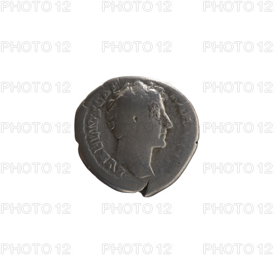 Denarius; obverse: head of young Marcus Aurelius without a cap to the right, inscription 'AVRELIVS CAE·SAR' (circumferential). Reverse: Honos standing left, holding a branch in his right hand and a cornucopia in his left, inscription 'C O·S·' (circumferential). Issuer: Antoninus Pius; depicted: Marcus Aurelius (heir to the throne). Iconography: personifications, Honos, branches, cornucopias. Date: 145–147 CE. Roman Empire, Rome. Coin: silver; diameter 17.0–18.0 mm; weight 2.62 g; axis 180°.