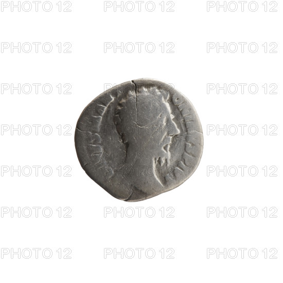 Denarius, Marcus Aurelius (121–180; Roman emperor 161–180), posthumously issued in the name of Commodus (161–192; Roman emperor 177–192). Obverse: Head of Marcus Aurelius bare, facing right, inscription DIVVS M AN—ONINVS PIVS all around. Reverse: Eagle standing on an altar decorated with a garland, facing right, head turned left, letter C all around. After 180. Roman Empire, Rome. Coin; diameter 17.5–18.0 mm, weight 2.31 g, axis 0°.