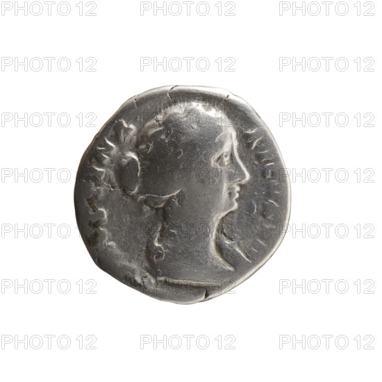 Denarius of Faustina the Younger (ca. 130–176; Roman empress 161–176; Augusta 147–161). Obverse: draped bust of Faustina II facing right, inscription VSTINA - AVGVSTA. Reverse: Venus standing left, holding Victoria in her outstretched right hand and resting her left hand on a shield placed on a helmet, inscription AVGVS - TI - PII FIL. Roman Empire, struck in Rome, 147–161. Coin; diameter 16.5 mm, weight 2.87 g, axis 180°.