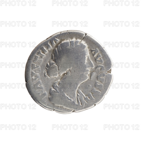 Denarius depicting Bust of Faustina II in drapery facing right, inscription FAVSTINA · AVGVSTA around; reverse: Juno in a veil standing left, holding a patera in her right hand and a long scepter in her left, a peacock at her feet on the left side, circumferential legend -V-N-O, dated 161–176. Roman Empire (27 BC–476). Obverse bust: Faustina the Younger (ca. 130–176; Roman empress 161–176). Issuer: Marcus Aurelius (121–180; Roman emperor 161–180). Iconography: Juno, scepters, patera, peacocks, Roman deities; Faustina the Younger (iconography). Coin (denarius): diameter 17.5–18.5 mm, weight 3.06 g, axis 180°.
