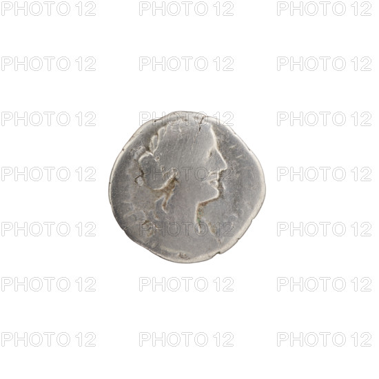 Denarius, posthumous issue for Faustina the Younger (ca. 130–176; Roman empress 161–176); issuer: Marcus Aurelius (121–180; Roman emperor 161–180). Obverse: Bust of Faustina II in drapery, facing right, legend DIVA·TINA·PIA. Reverse: Rectangular altar with a pair of doors, legend C·CRATIO. After 176 CE, Rome, Roman Empire (27 BC–476). Silver coin; diameter 16.0–17.0 mm, weight 1.98 g, axis 0°.
