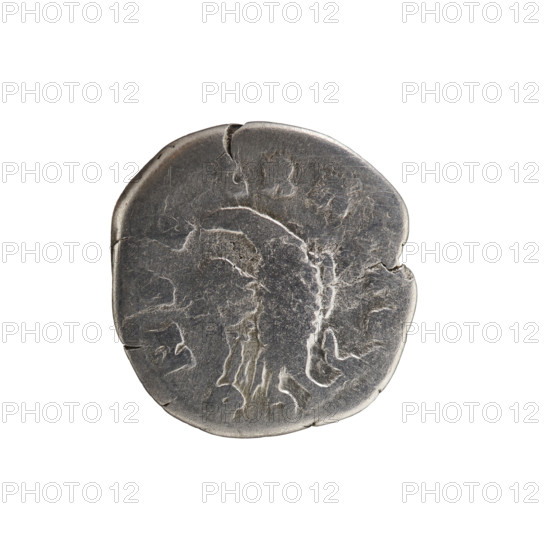 Denarius, Lucius Verus (130–169; Roman emperor 161–169), posthumous; issuer: Marcus Aurelius (121–180; Roman emperor 161–180). Obverse: Head of Lucius Verus bare, facing right, inscription D·VVS·VER·S around. Reverse: Eagle standing right, head turned left, inscription CONSE·CRA·O around. Iconography: eagles, animals; related to Lucius Verus iconography. After 169, Roman Empire (27 BC–476), Rome. Coin: diameter 18.0–18.5 mm, weight 2.63 g, axis 0°.