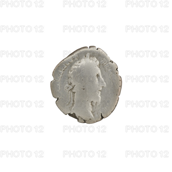 Denarius, Commodus (161–192; Roman emperor 177–192). Obverse: head of Commodus with laurel wreath facing right, inscription COMM ANT - FEL A BR. Reverse: Commodus in military attire stands on a platform, right hand raised, holding a scepter in left; three soldiers stand in front of him; inscription PM, OS V PP around; in the field FID EXERC and date 186. Roman Empire (27 BC–476), Rome. Coin; diameter 17.0–18.0 mm; weight 3.03 g; axis 0°.