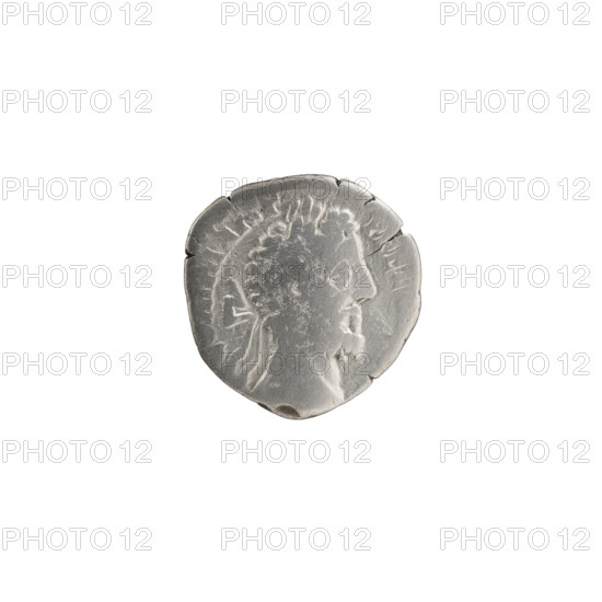 Denarius of Commodus (161–192; Roman emperor 177–192). Obverse: Head of Commodus in a laurel wreath facing right, inscription 'M COMM ANT - P FEL'. Reverse: Two standing figures — the Emperor in a toga and the Genius of the Senate — shaking hands, inscription 'ETATI - SE - NA'. Dating: circa 186–189 CE. Roman Empire (27 BC–476), Rome. Coin; diameter 16.0–16.5 mm, weight 2.33 g, axis 15°.