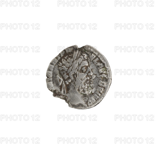 Denarius of Commodus (reign 177–192). Obverse: Head of Commodus in a laurel wreath facing right, inscription M ANT PF — EL AV, BRIT PP around. Reverse: Apollo stands frontally, head turned right; left hand holds a lyre leaning against a column, right hand holds a plectrum, inscription APOL PAL PM — TR P — XV or XVI COS VI around. Dated 190–191. Roman Empire. Coin. Diameter 16.5–17.0 mm, weight 2.06 g, axis 180°.