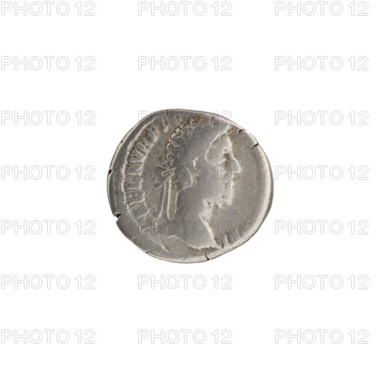 denarius, Commodus (161–192; Roman emperor 177–192), issuer; obverse: head of Commodus in laurel wreath facing right, inscription L AEL AVREL C, FEL; reverse: Fides standing left holding a banner in right hand and a cornucopia in left, star in right field, inscription P M, P VIII COS VII PP; cornucopias; personifications; iconography of Commodus; date: 192; Roman Empire (27 BC–476); Rome; coin; diameter 17.5–18.0 mm; weight 2.94 g; axis 0°