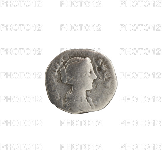 Denarius depicting bust of Crispina in drapery facing right; legend RI, INA - AVGV all around. Reverse: Venus stands, turns head left, holds an apple in her extended right hand and adjusts her robe on her shoulder with her left. Issuer: Commodus (Roman emperor, reign 177–192). Date: circa 178–183. Material: Roman coin. Diameter: 16.0–17.5 mm. Weight: 2.75 g. Axis 0°. Subjects: Crispina (Roman empress), Commodus, Venus; iconography noted.