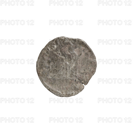 Denarius, Elagabalus (204–222; Roman emperor 218–222), issuer Julia Soaemias (180–222; Augusta 218–222). Obverse: IVLIASOA, draped bust of Julia Soaemias facing right, pearl border. Reverse: VENVSCA, Venus seated on a throne facing left, holding an apple in her right hand and a sceptre in her left; at her feet on the left stands a child with outstretched arms, pearl border. Date: 218–222. Roman Empire (27 BC–476), Rome. Coin. Diameter: 17.7–18.2 mm. Weight: 1.76 g.