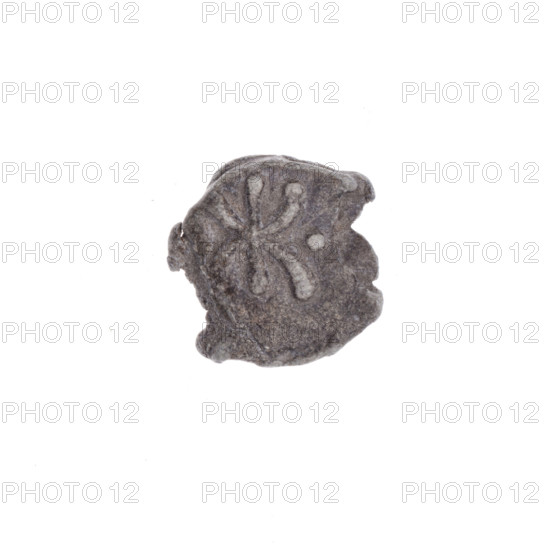 Drohiczyn seal; guild seals; customs seals; customs chamber seals; town seals; official seals; seals with a cross. A fragment of a double-sided Drohiczyn seal. On one side, a bident with a crossed-out right arm. On the other side, the Cyrillic letter Z with a dot. 11th–13th century, Drohiczyn, Poland.