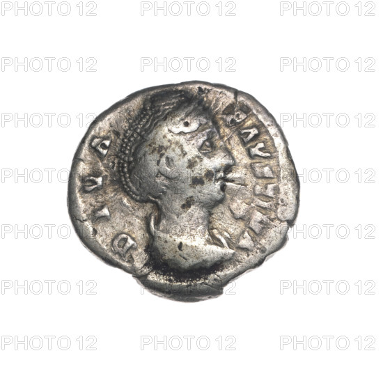 Denarius, posthumous issues for Faustina the Elder (98–141; Roman empress 138–141), struck under Antoninus Pius (86–161; Roman emperor 138–161) as issuer. Obverse: Bust of Faustina I in drapery facing right, legend DIVA • FAVSTINA. Reverse: Juno in a veil stands frontally, head turned left, right hand raised and holding a long scepter in her left hand, legend AETER•NITAS. After 141 CE, Roman Empire (27 BCE–476 CE), Rome. Coin; silver. Diameter 17.5–18.5 mm, weight 2.85 g, axis 180°.