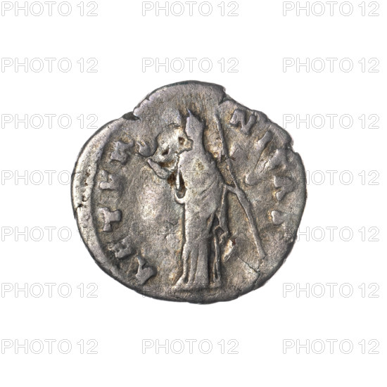 Denarius, posthumous issue for Faustina the Elder (98–141; Roman empress 138–141); issuer: Antoninus Pius (86–161; Roman emperor 138–161). Obverse: Bust of Faustina I in drapery facing right, DIVA • FAVSTINA around. Reverse: Juno, veiled, standing frontally, head turned left, right hand raised, holding a long scepter in her left; AETER•NITAS circumferential. After 141 CE; Roman Empire. Coin; weight 2.85 g; diameter 17.5–18.5 mm; axis 180°.