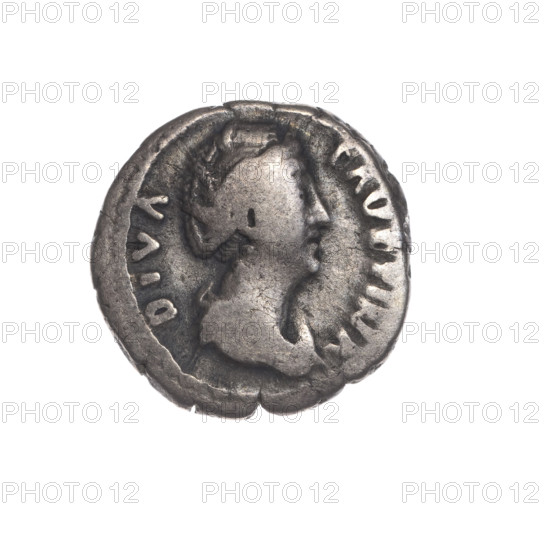 Denarius, posthumous issue for Faustina the Elder (98–141), issuer Antoninus Pius (86–161). Obverse: Bust of Faustina I in drapery facing right, inscription DIVA FAVSTINA. Reverse: Six-column façade of the temple of Divine Faustina with a statue of the empress in the middle, inscription AED DIV FAVSTINAE. After 141, Roman Empire (27 BC–476). Coin; diameter 17.5–18.0 mm; weight 3.2 g; axis 0°.