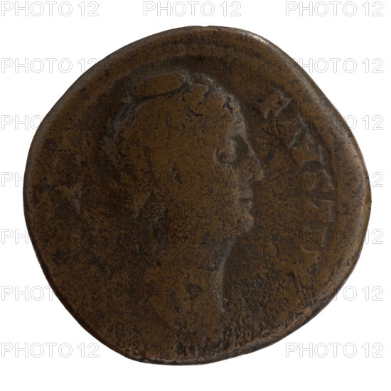 Sestertius, Faustina the Elder (98–141; Roman empress 138–141) (posthumous), Antoninus Pius (86–161; Roman emperor 138–161) (issuer). Obverse: Bust of Faustina I in drapery facing right, legend VA - FAVSTIN (all around). Reverse: Ceres stands frontally, head turned left; in her raised right hand a short torch, in her lowered left hand ears of corn; letter G (all around); fields S-. After 141 CE, Roman Empire (27 BC–476), Rome. Coin; bronze; weight 23.72 g; diameter 30.5–32.0 mm; axis 0°.