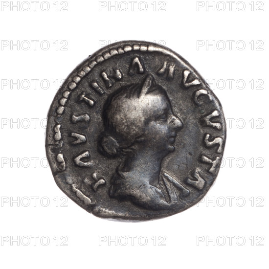 Denarius of Faustina the Younger (ca. 130–176; Roman empress 161–176). Obverse: draped bust of Faustina II facing right, inscription FAVSTINA AVGVSTA. Reverse: draped throne (pulvinar) on which two children—twins Commodus and Antoninus—are seated; inscription SAECVLI FELICIT. Issuer: Marcus Aurelius (121–180; Roman emperor 161–180). Iconography: thrones, children, Commodus (161–192) — pulvinar with two children. Date: 161–176. Roman Empire (27 BC–476), Rome. Coin; silver denarius; diameter 17.5 mm; weight 3.55 g; axis 195°.
