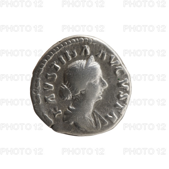 Denarius of Faustina the Younger (ca. 130–176), Roman empress 161–176; issuer: Marcus Aurelius (121–180), Roman emperor 161–180. Obverse: draped bust of Faustina II facing right, inscription FAVSTINA AVGVSTA. Reverse: draped throne (pulvinar) bearing two children—twins Commodus and Antoninus—with inscription SAECVLI FELICIT. Date: 161–176. Roman Empire, Rome. Coin; silver denarius; diameter 17.5 mm; weight 3.55 g; axis 195°.