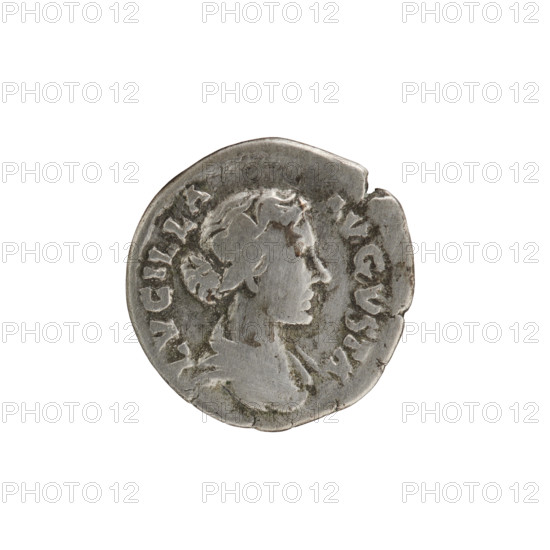 Denarius, Lucilla (149–182; Roman empress 164–169), issuer: Lucius Verus (130–169; Roman emperor 161–169). Obverse: Bust of Lucilla in drapery facing right, inscription LVCILLA · AVGVSTA. Reverse: Venus standing left; in her outstretched right hand she holds Victoria, in her left hand she holds a shield standing on the ground, inscription VENVS · VICTRIX. Date: 164–169. Roman Empire, Rome. Coin; diameter 17.0–18.0 mm, weight 3.00 g, axis 0°.