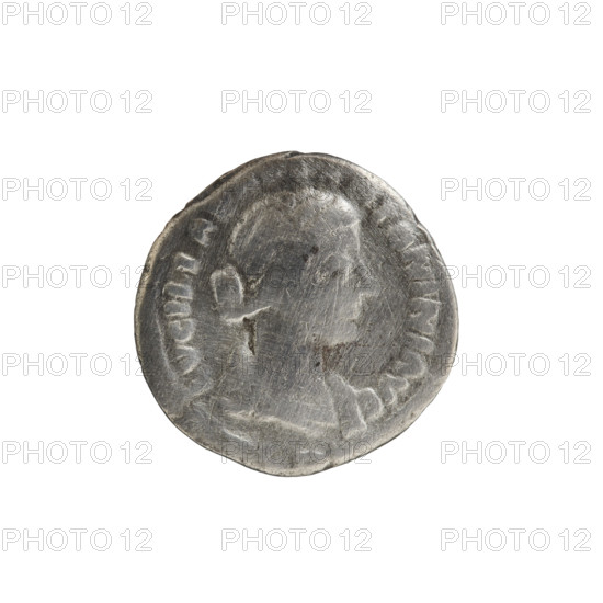 Denarius, Lucius Verus (130–169; Roman emperor 161–169), issuer: Lucilla (149–182; Roman empress 164–169). Obverse: Bust of Lucilla in drapery facing right, inscription 'LVCILLAE AVG ANTONINI AVG F' all around. Reverse: Juno in a veil stands left, stretches her right hand forward, holds a small child in her left hand; inscription 'IVNONI - LVCINAE' all around. Date: 164–169. Roman Empire (27 BC–476). Coin. Diameter 18.0 mm, weight 3.23 g, axis 15°.