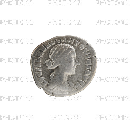 Denarius of Lucilla (149–183), struck under Lucius Verus (130–169) as issuer, 164–169. Obverse: Bust of Lucilla in drapery facing right, legend LVCILLAE AVG ANTONINI AVG F. Reverse: Vesta in a veil stands left, holding a ladle (simpulum) above a burning altar in her outstretched right hand and a statuette of Athena (palladium) in her left, legend VES·TA. Roman Empire, Rome. Coin; silver; diameter ca. 17.0–18.5 mm; weight 3.30 g; axis 0°.
